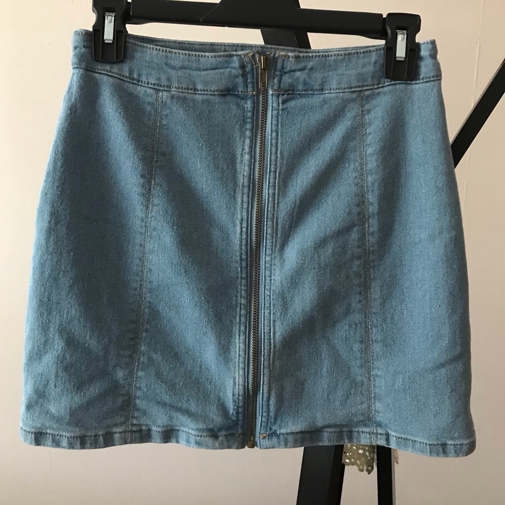 Forever 21 Denim Zipper Stretch Mini Skirt M NWOT